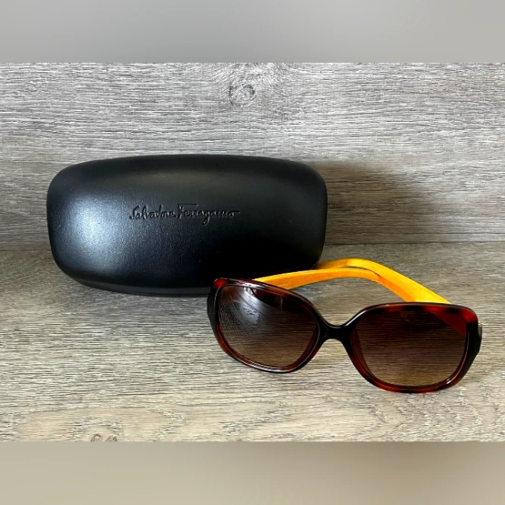 Salvarore Ferragamo Women Sunglasses